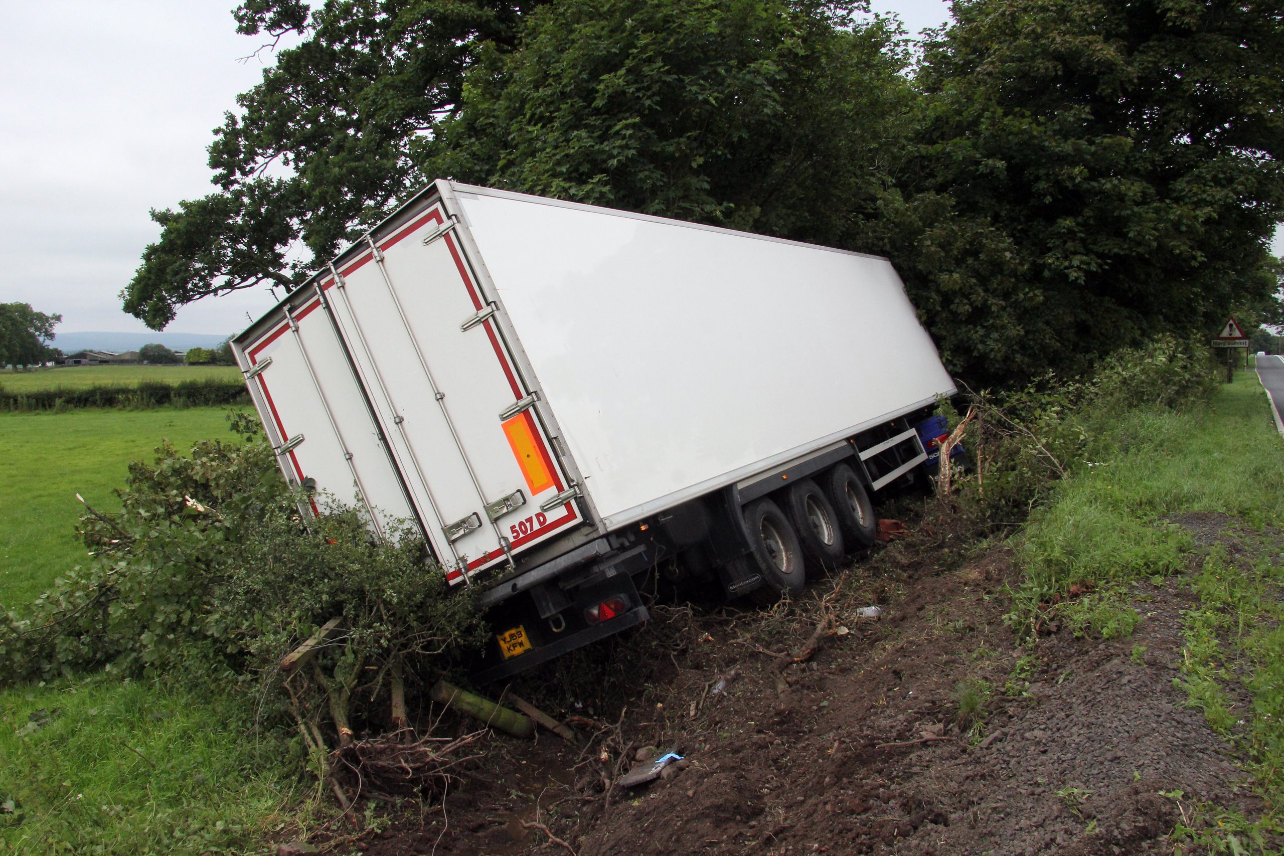 Driver hurt in lorry crash