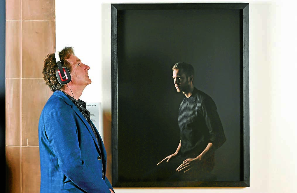Gallery unveils DJ portrait