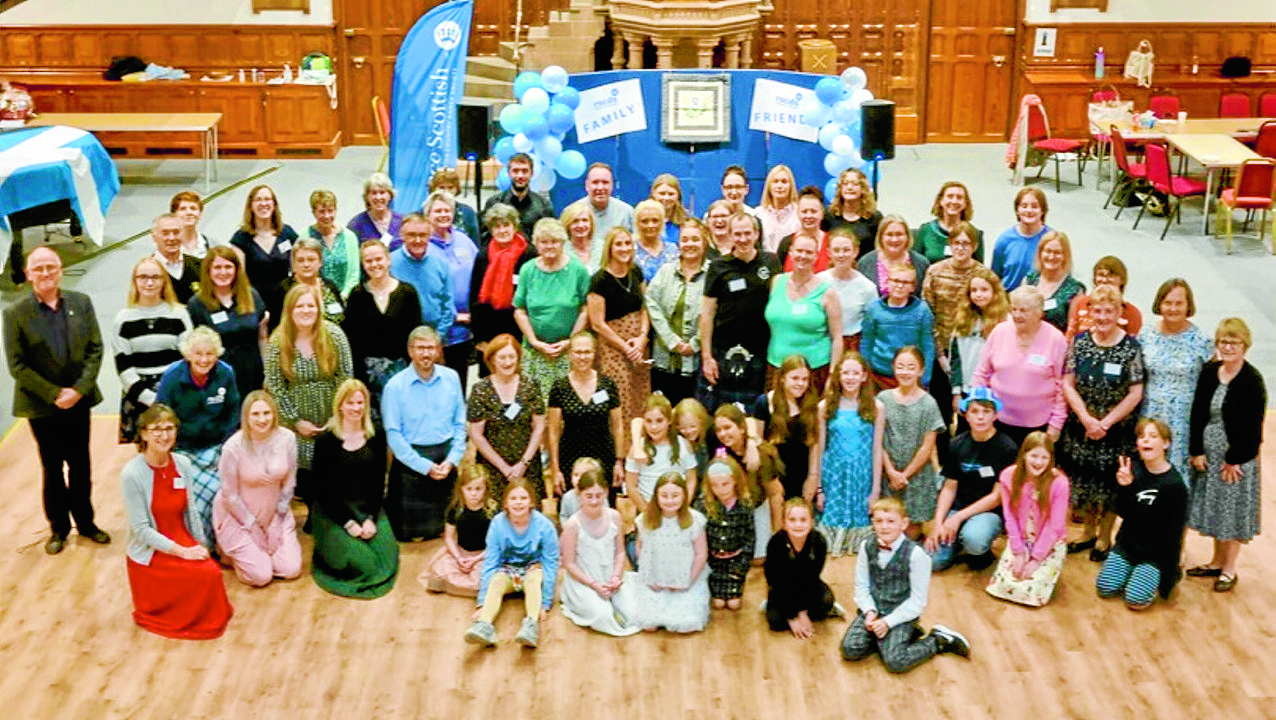 Country dance fans converge on Moffat
