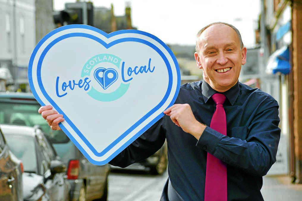 Hunt on for heroes of the high street