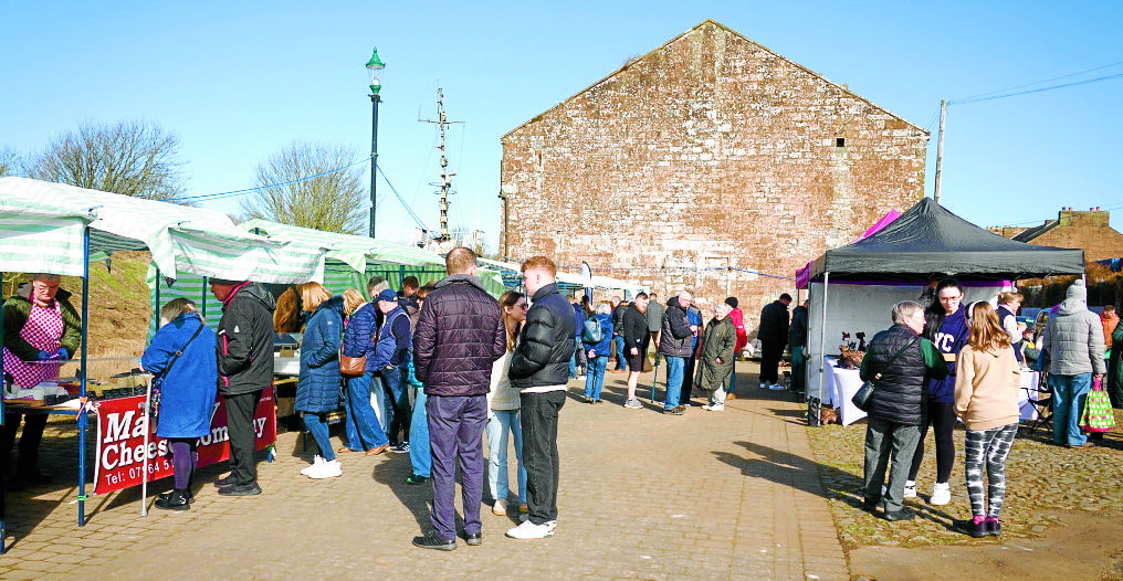 Head to the harbour market