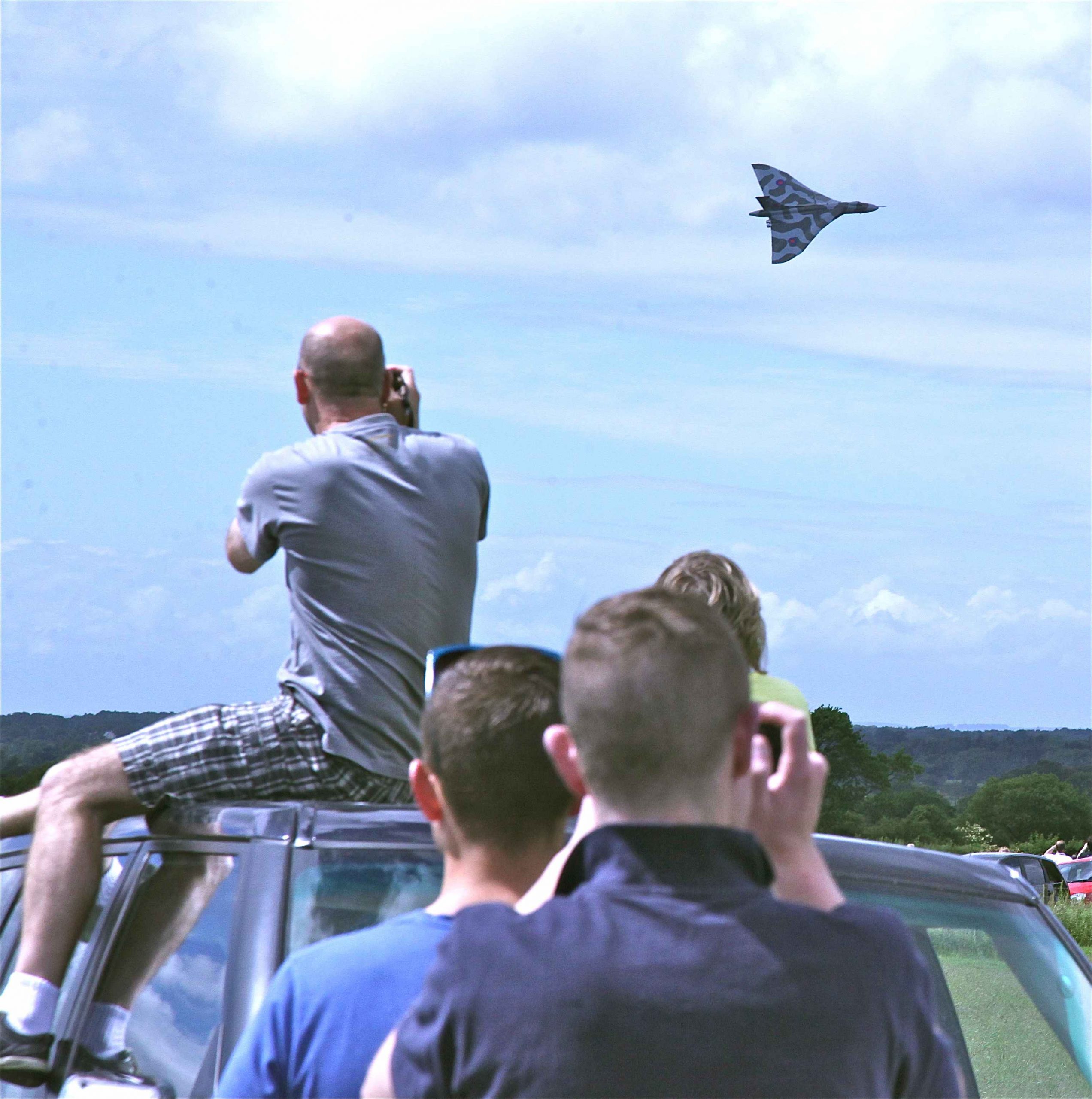 Thousands watch Vulcan bomber's border flypast