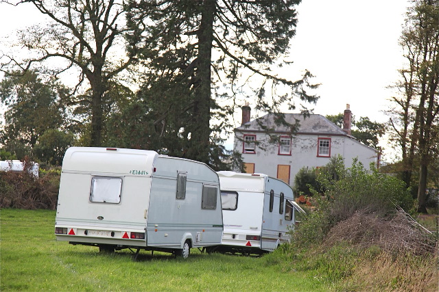 NEWS FOCUS: Travellers' three weeks in border town