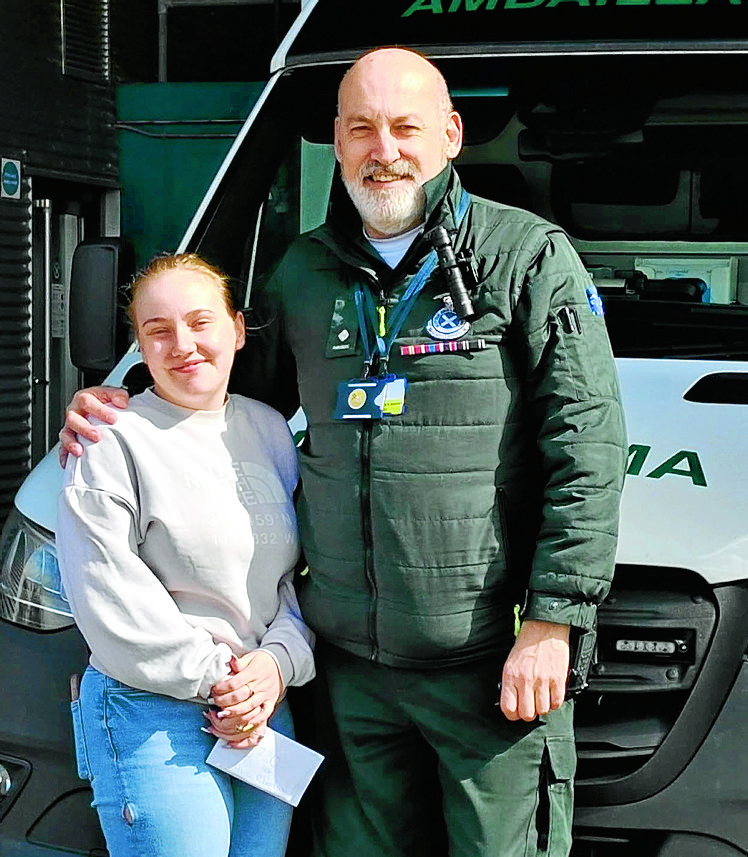 Khara gives back to paramedics in dad’s memory