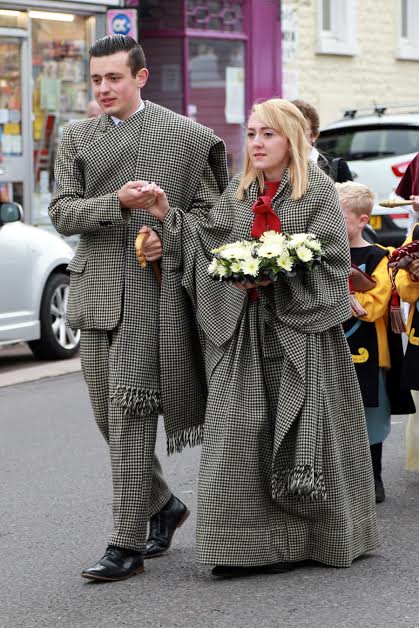 Tourist town thronged for annual gala