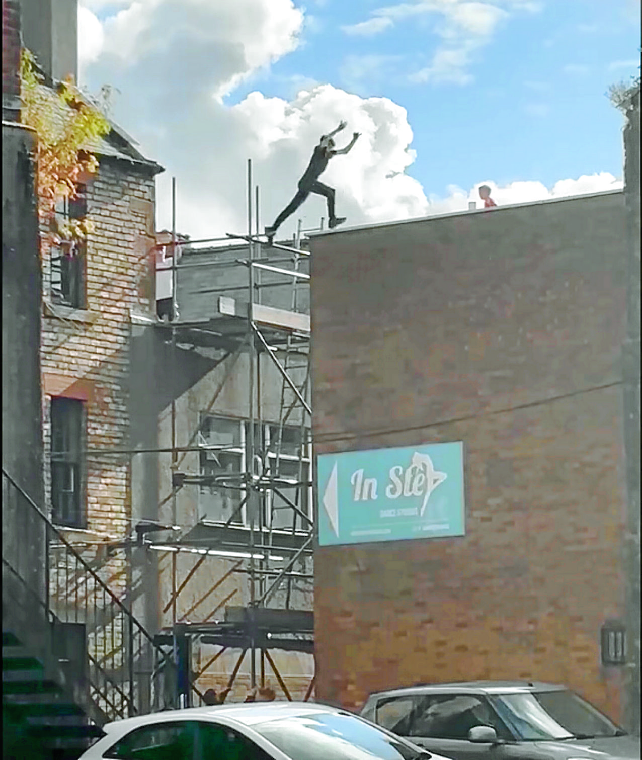 Youths risking lives with rooftop leaps