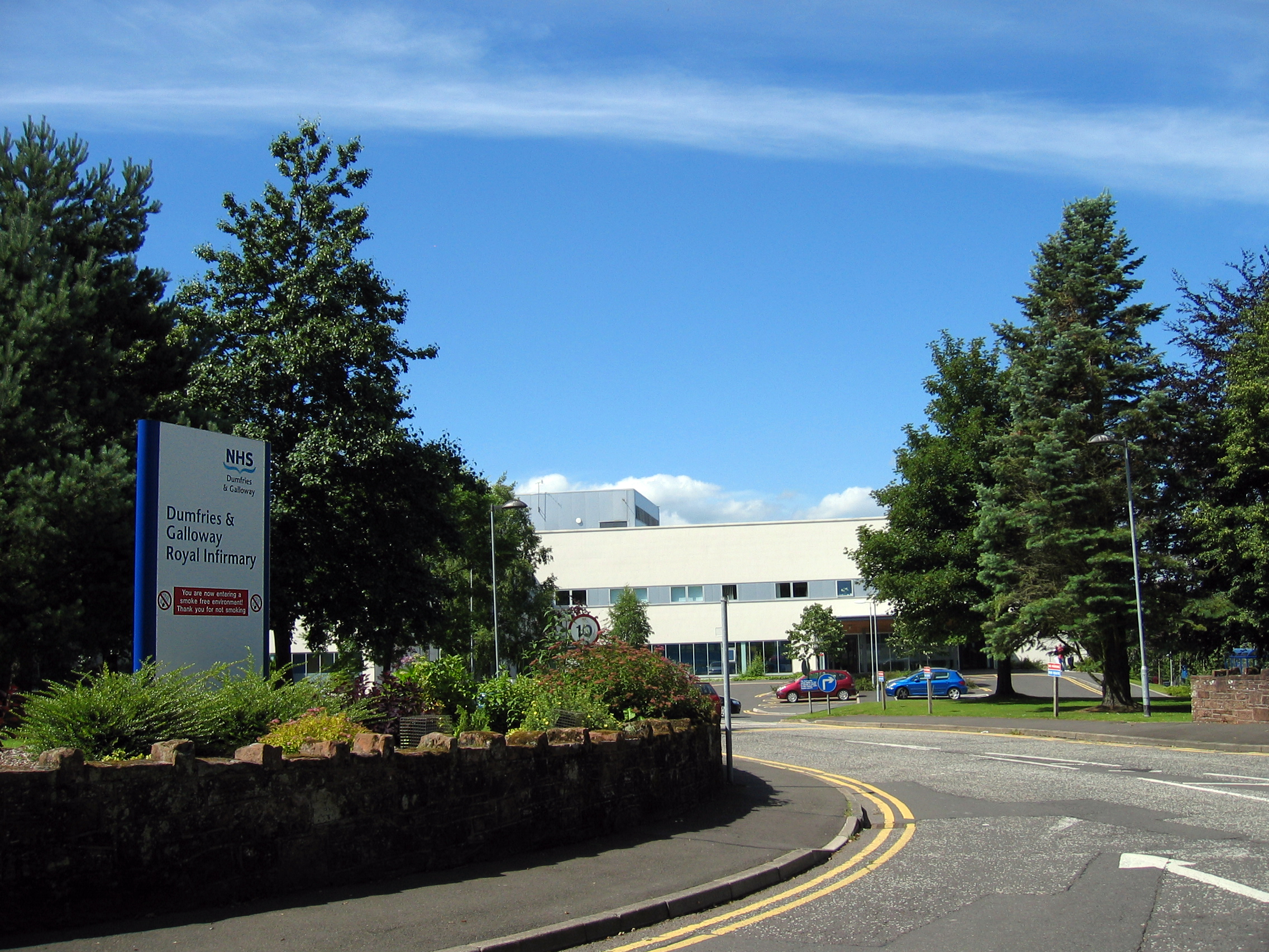 Bug threat closes hospital ward