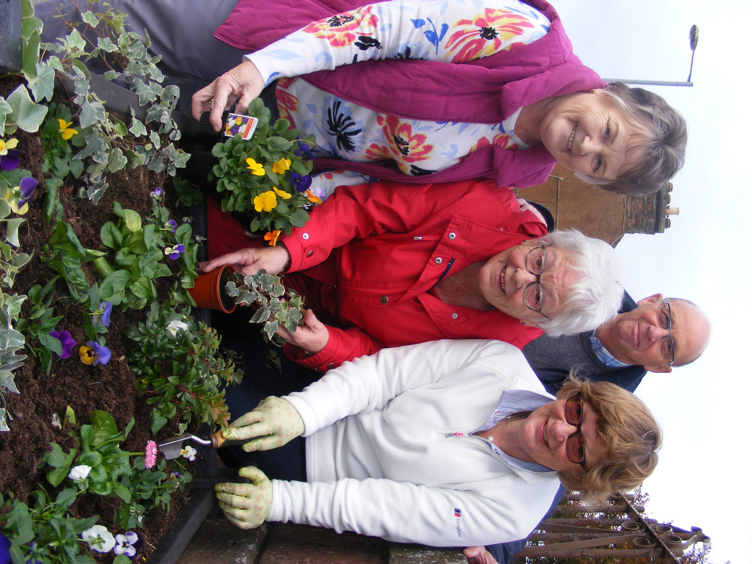 Townsfolk help keep Annan blooming