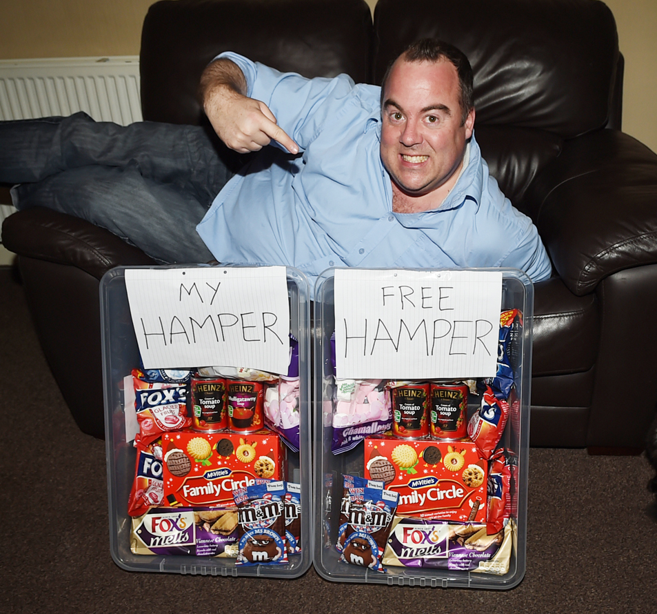 Lee appeals for hamper cheer