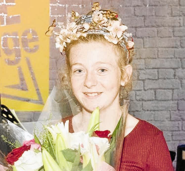 Maiden prize for young Annan singer Isla