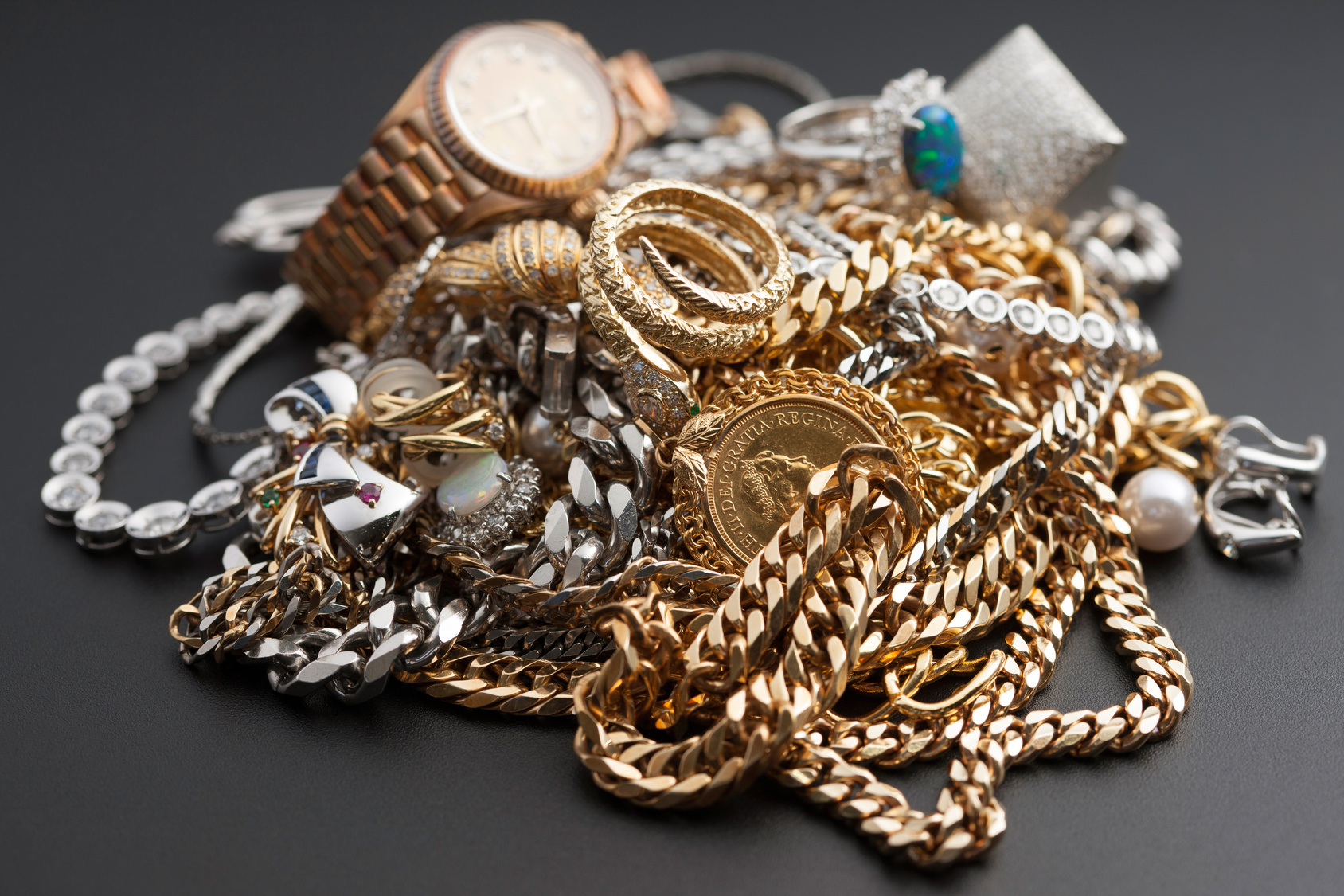 £3000 jewellery raid