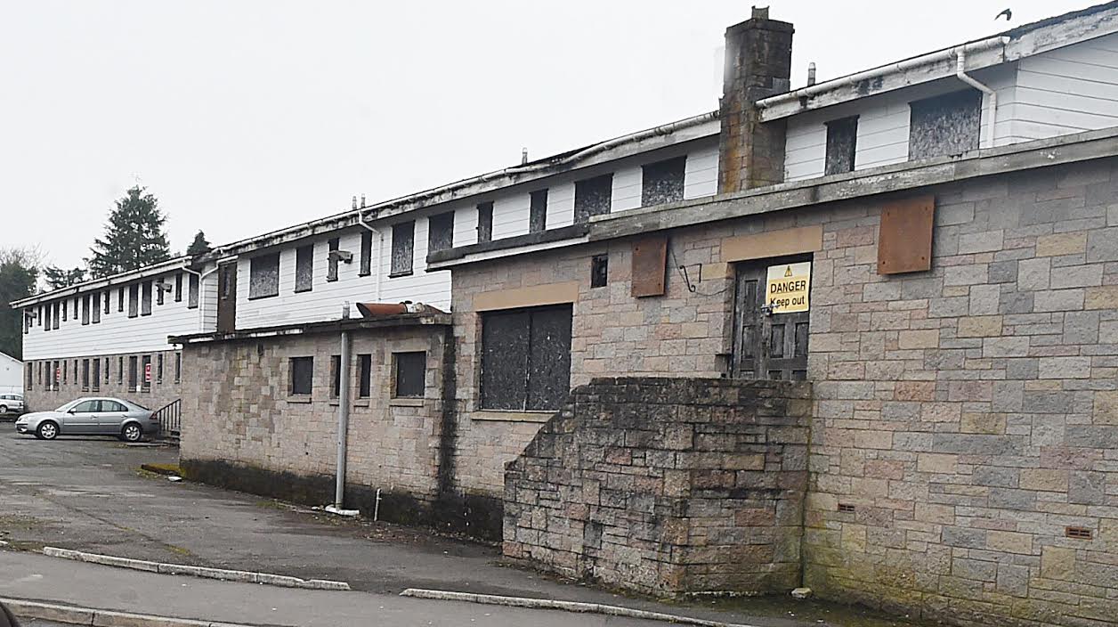 Rat holes ‘fixed’ at derelict hotel