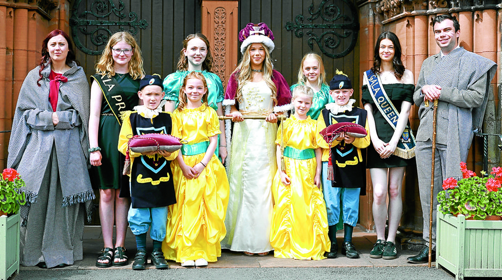 Sun shines on gala's 75th anniversary