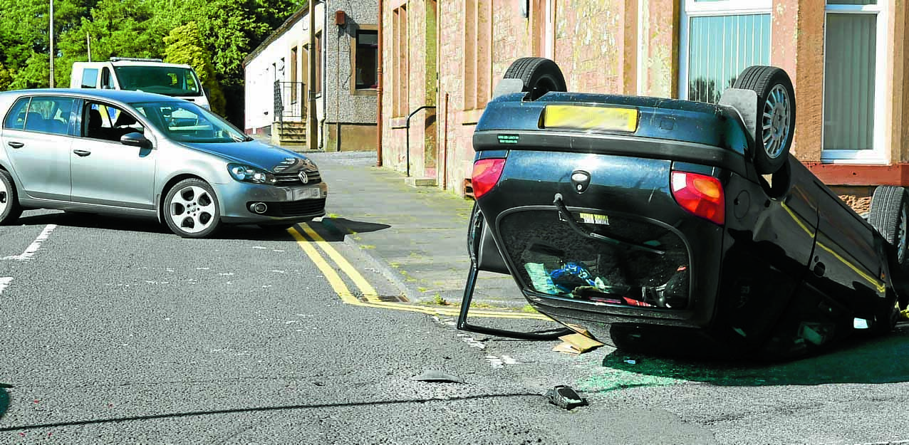 Car overturns in Annan accident