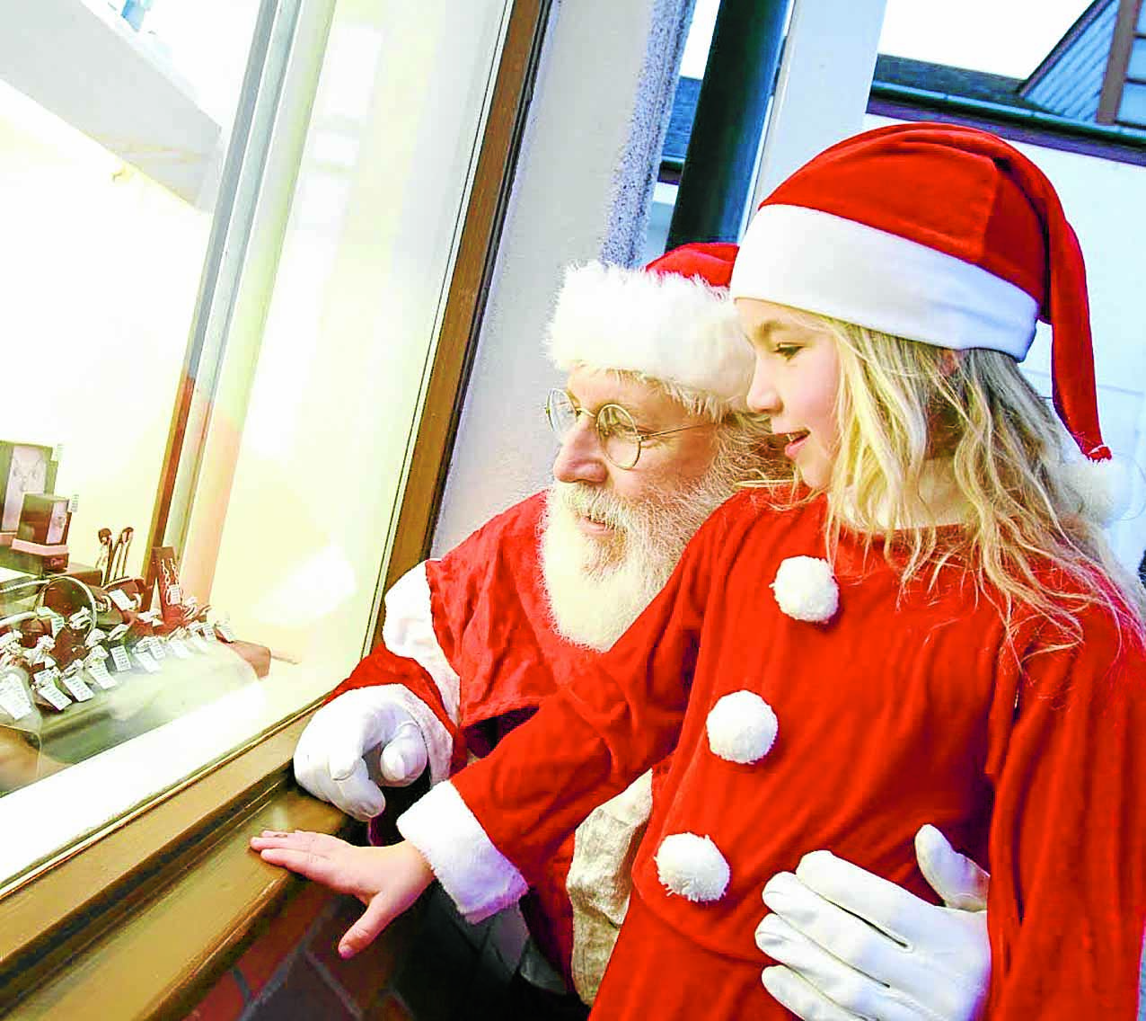 Battle underway in carol singing contest