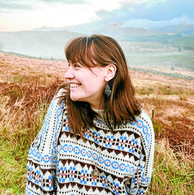 Singer Zoë releases new track